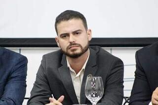 Cirurgias remotas chegam a MS com robô chinês de R$ 10 milhões Cirurgias remotas chegam a MS com robô chinês de R$ 10 milhões