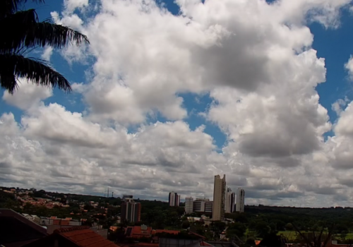 Carnaval com alerta: tempestade pode atingir MS na quinta e na sexta