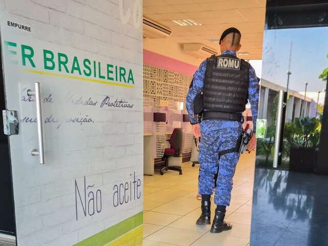 Árbitro é preso por suspeita de estuprar ex-esposa, enteados e sobrinha