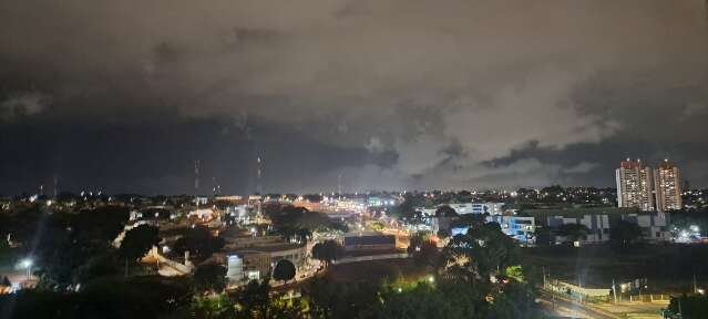 Na Capital, temperatura oscila 9°C após chuvas atingirem diversos bairros