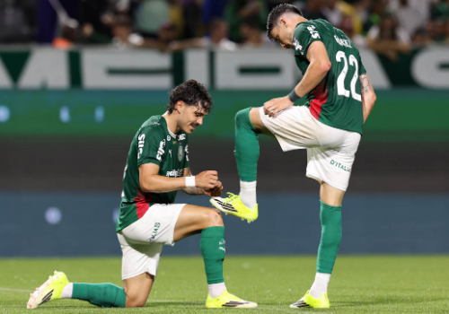 Palmeiras constrói goleada e Grêmio vira jogo movimentado no Brasileirão