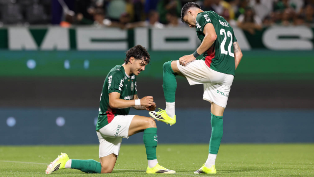 Palmeiras constrói goleada e Grêmio vira jogo movimentado no Brasileirão
