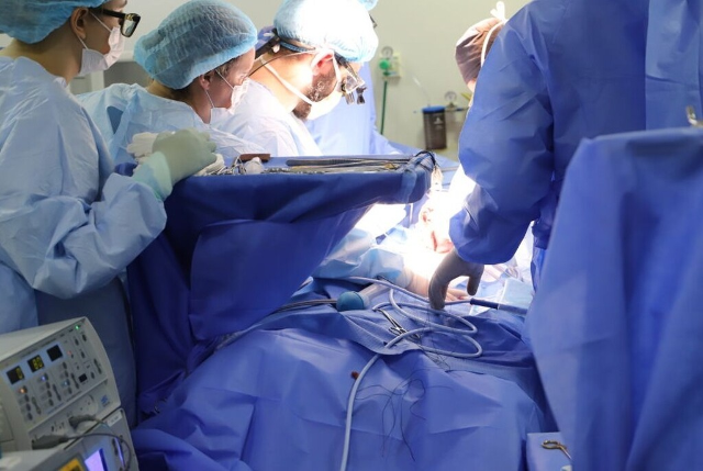 Operação aérea viabiliza transplante de órgão para adolescente em MS