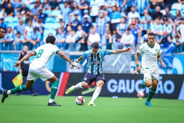 Grêmio sai na frente, mas cede empate ao Juventude pelo Gauchão