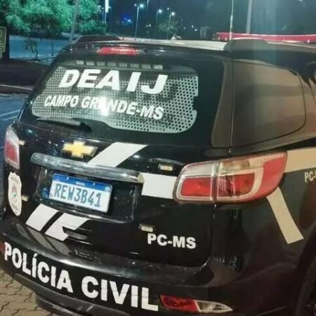 Nudes falsos criados por IA são vendidos dentro de escola a R$ 50