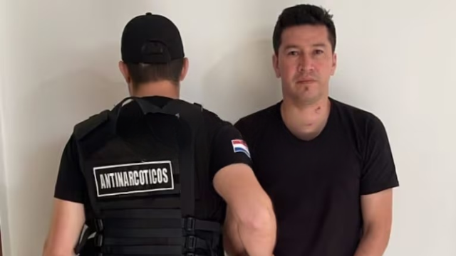 Ex-goleiro paraguaio se entrega e é preso por ligação com tráfico internacional