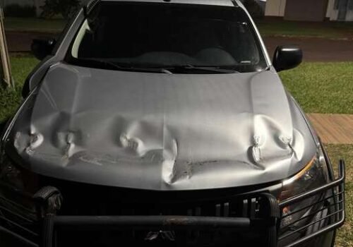 Polícia usa viatura para arrebentar portão e prender líder de facção