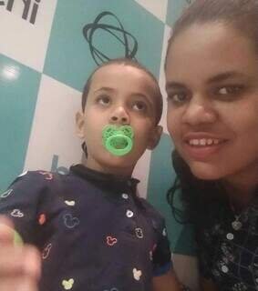 Exaustão sem pausa marca a rotina de mães atípicas em MS