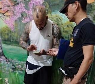 Ex-goleiro paraguaio se entrega e é preso por ligação com tráfico internacional Ex-goleiro paraguaio se entrega e é preso por ligação com tráfico internacional