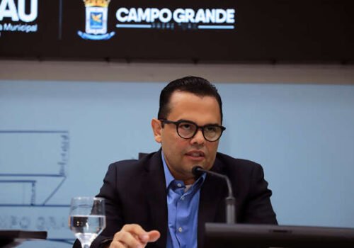 Secretário de saúde admite falta de medicamentos e prevê reposição em abril