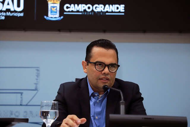 Secretário de saúde admite falta de medicamentos e prevê reposição em abril