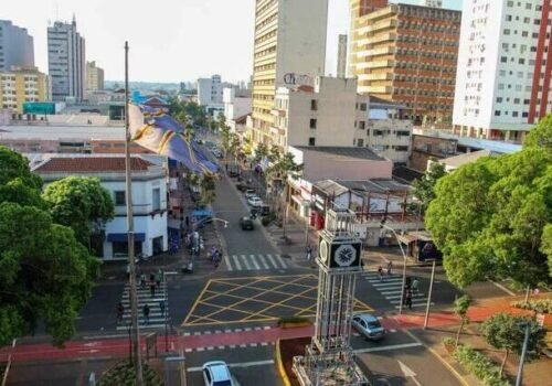 Vai cair na folia? Confira o que abre e fecha em Campo Grande