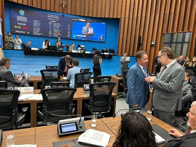 Vaga na CCJR vira alvo de disputa entre deputados do PT e PL na Assembleia