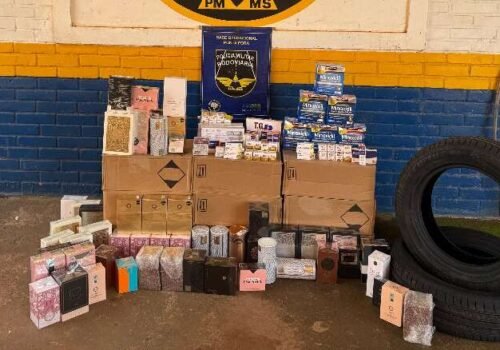 Contrabando copia tráfico e usa caminhões para transportar emagrecedores