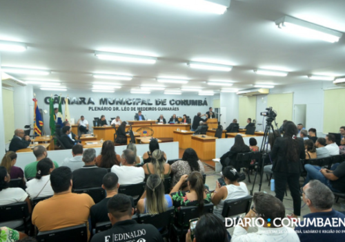 Vereador que quebrou isopor de ambulante fica sem salário por 45 dias