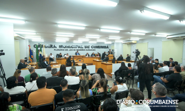 Vereador que quebrou isopor de ambulante fica sem salário por 45 dias