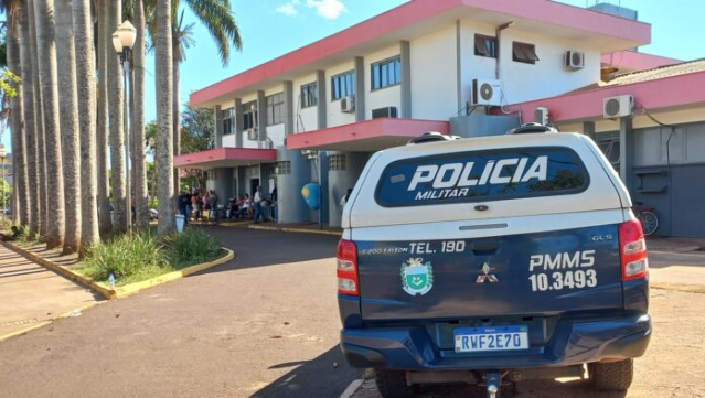 Jovem leva quatro tiros em ataque na Vila Roma