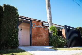 Areno seleciona pacientes para implantes dentários e aparelhos ortodônticos