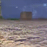 Chuva rápida deixa avenidas alagadas no bairro Los Angeles