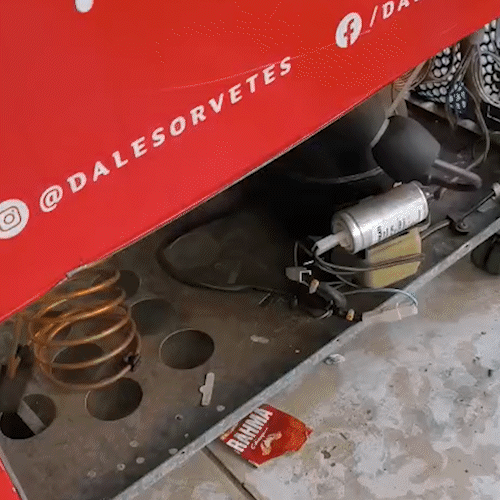 Comerciante tem R$ 800 de prejuízo e perde freezer após queda de energia