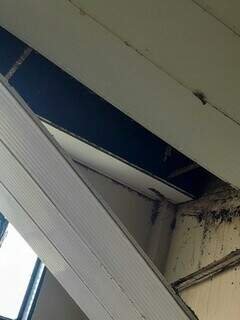 Em protesto, pais fecham escola indígena e cobram melhorias em Porto Murtinho