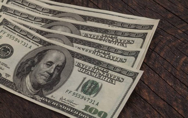 Dólar à vista fecha estável a R$ 5,24 com cautela externa