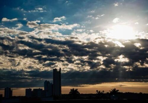 Domingo e segunda serão de calorão de até 39°C e umidade baixa em MS