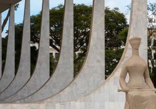 Liminar contra penduricalhos será julgada em fevereiro, decide STF