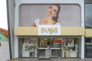 Há 3 décadas, ótica começou "embaixo da cama" e com conhecimento passado por tio