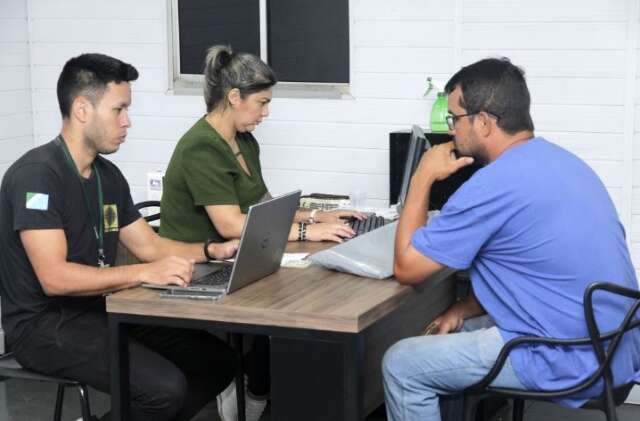 Detran suspende atendimentos em Terenos após chuva invadir agência