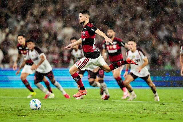 Lanús vence Flamengo na prorrogação e leva Recopa no Rio