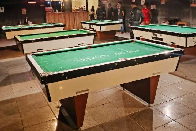 Tabacaria é interditada por falta de extintores e saída de emergência