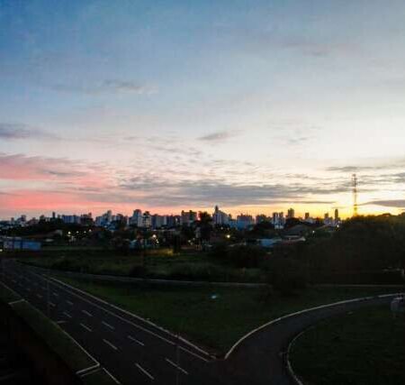 Verão começa a se despedir com chance de chuva e calor de 32°C
