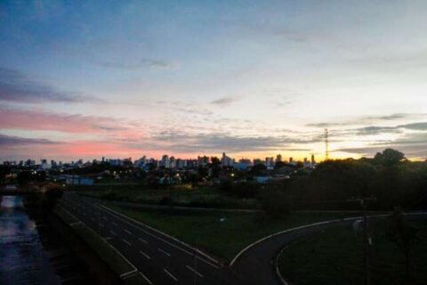Verão começa a se despedir com chance de chuva e calor de 32°C