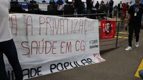Servidores lotam Câmara contra privatização de unidades de saúde na Capital