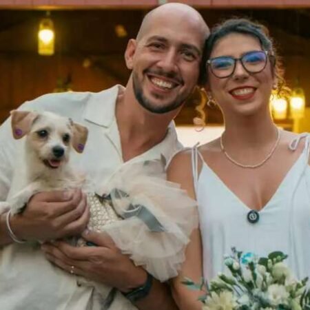 Penélope e Renan casaram no bar do 1° encontro e a cadela foi a dama