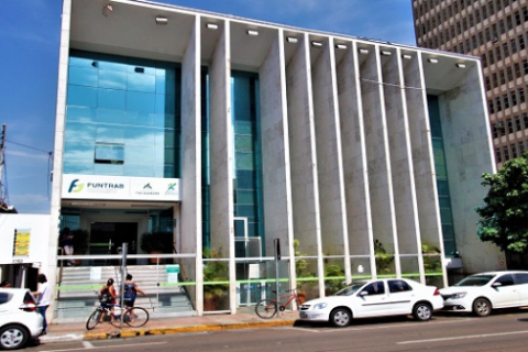 De pedreiro a operador de produção: confira 446 vagas disponíveis na Capital