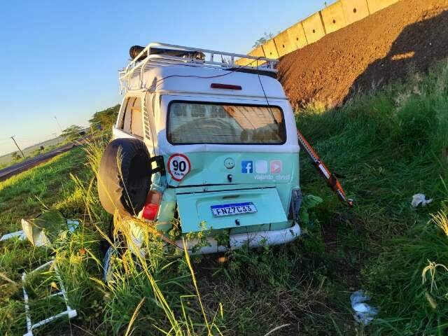 Casal morre em colisão entre Kombi e carreta na rodovia BR-163