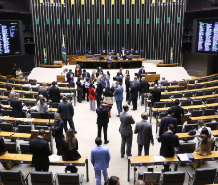 Projeto libera spray de pimenta para autodefesa de mulheres