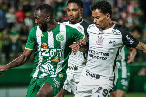 Chapecoense e Corinthians empatam sem gols na Arena Condá