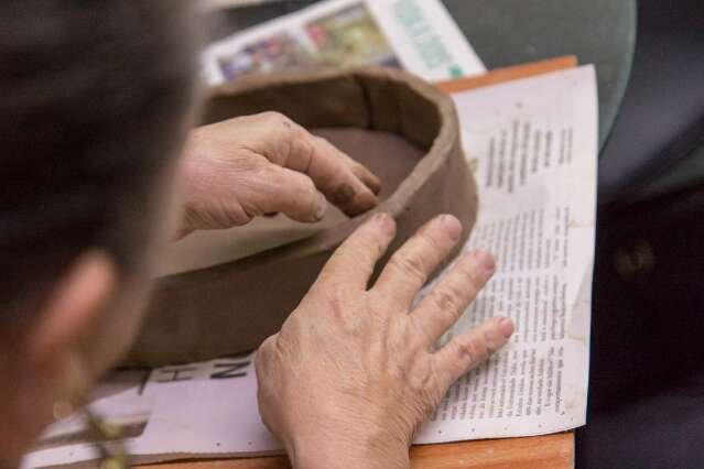 Hoje tem Semana do Artesão, oficina de quadrinhos e feira de brechós