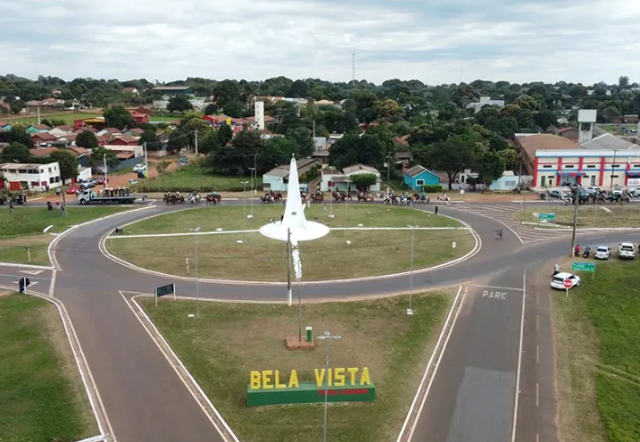 Rapaz de 20 anos é socorrido em estado grave após ser baleado na boca