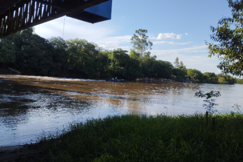 Pescador encontra corpo em decomposição no Rio Dourados