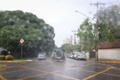 MS entra em alerta vermelho para grande volume de chuva
