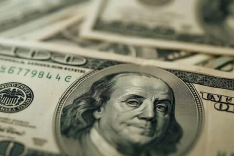 Dólar sobe a R$ 5,31 e atinge maior valor em dois meses com tensão global