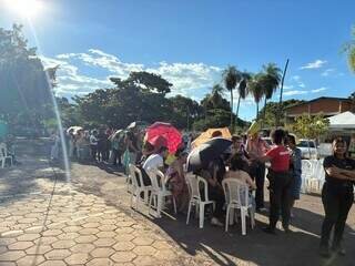 Com 376 ingressos, fila para ver Ney Matogrosso passa de 900 pessoas