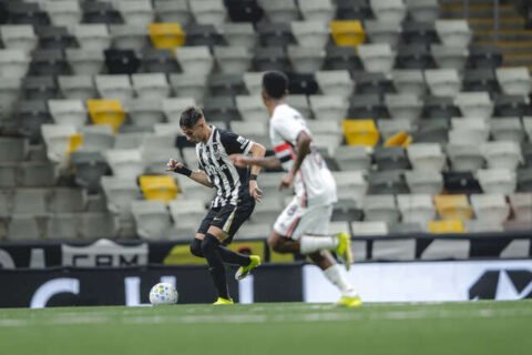 Atlético-MG vence o São Paulo e encerra invencibilidade tricolor no Brasileirão