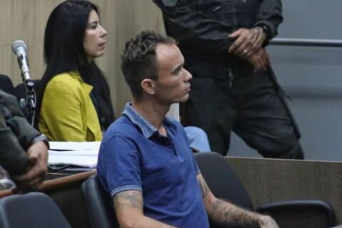 Homem que esfaqueou padrasto para defender mãe é condenado a 5 anos