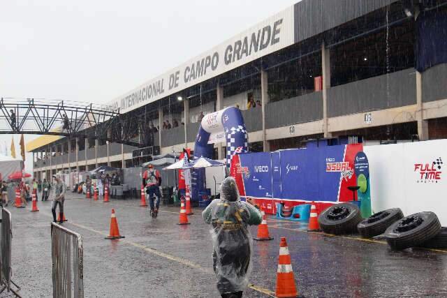 Segunda-feira terá calor, chuva e risco de tempestades no Estado