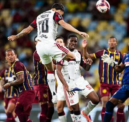 Flamengo marca 8 gols diante do Madureira e vai à final do Carioca